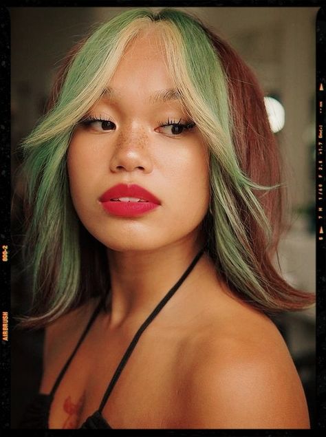 E-Girl Hair Color Idea Brown Hair With Green Money Piece, Money Piece Green, Neon Green Money Piece Hair, Dyed Front Pieces Of Hair, Front Piece Hair Dye, Front Strands Of Hair Dyed, Front And Underneath Hair Dye, Front Bangs Dyed, Green Money Piece Hair