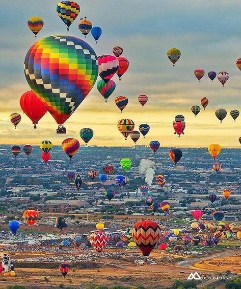 The largest gathering of balloonists in the world  Albuquerque New Mexico.  Photo by @benbabusis #Albuquerque #NewMexico Albuquerque Balloon Festival, Albuquerque Balloon Fiesta, Mexico Pictures, Air Balloon Festival, Hot Air Balloon Festival, Balloon Festival, Albuquerque News, Adventure Photos, Good Morning World