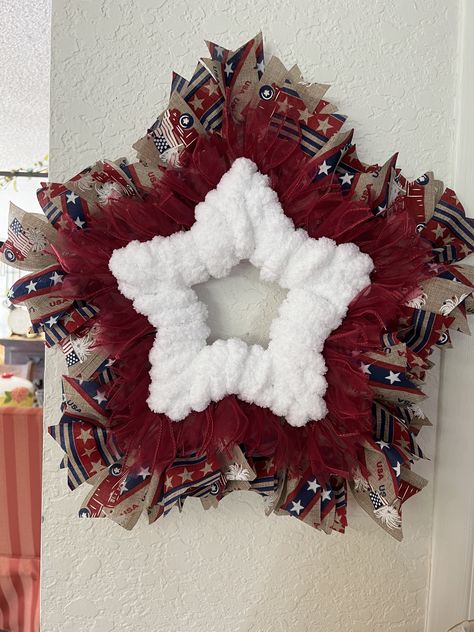 How To Make A Star Wreath, Metal Star Wreath Frame Ideas, Star Wreath Form Ideas Diy, Star Wreath Form Dollar Tree, Star Shaped Wreath Ideas, Dollar Tree Wire Star Wreath Ideas, Dollar Tree Star Wreath Ideas, Wire Star Wreath Ideas, Star Wire Wreath Form Ideas