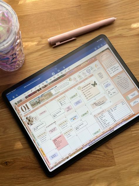 2024 Digital Deskpad Planner ipad planner goodnotes planner monthlyplanner #halfhourplanner #planner #digitalplannersstickers Digital Planner Inspiration, Best Planner App, Digital Planner Ideas, Free Digital Planner, Book Journaling, Ipad Planner Goodnotes, Interactive Calendar, Planner Writing, 2024 Planner