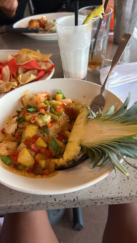 Tried something new at bahama breeze 😃 Jerk Shrimp, Bahama Breeze, Shrimp And Rice, Copykat Recipes, Kung Pao Chicken, Yum Yum, Pasta Salad, Something New, Pineapple