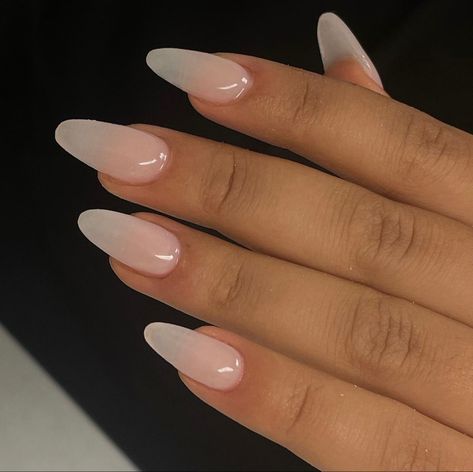 @16nailed on insta 🫶🏽 Kutek Disney, Unghie Sfumate, Milky Nails, Casual Nails, Classy Acrylic Nails, Almond Acrylic Nails, Almond Shaped, Neutral Nails, Nature Tattoos