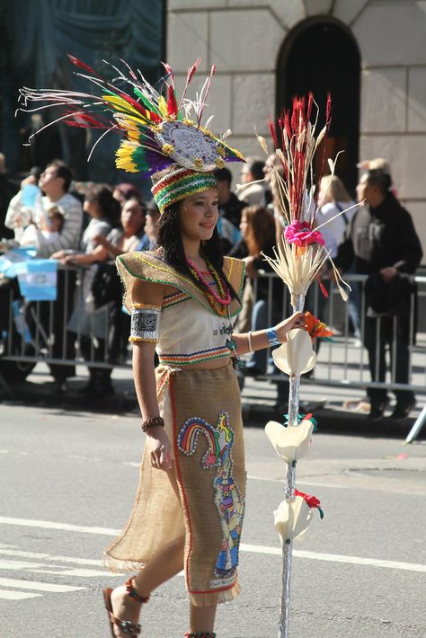 Mayan Outfit, Mayan Costume, Mexican Dresses For Women, Mayan Dress, American Beauty Standards, Mexican Clothing Style, Mexican Traditional Clothing, Aztec Costume, Mexican Outfits