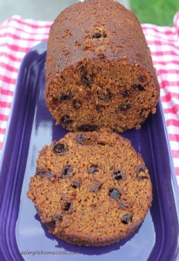 Hobo Bread Recipe, Hobo Bread, Bread With Raisins, Brown Bread Recipe, Hobo Dinners, Vanilla Oil, Raisin Bread, Brown Bread, Dried Blueberries