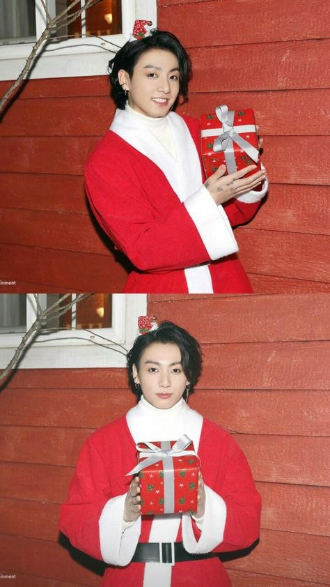 Bts Christmas, Jeongguk Jeon, Jungkook Oppa, Bts Aesthetic Pictures, Red Outfit, Bts Members, Jungkook Cute, Jung Kook, Foto Jungkook