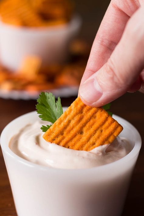 Seasoned Sour Cream Recipe, Chipotle Dip Recipes, Chipotle Sour Cream, Sour Cream Dip Recipes, Best Dips, Chipotle Peppers In Adobo Sauce, Seasoned Sour Cream, Awesome Appetizers, Sour Cream Dip