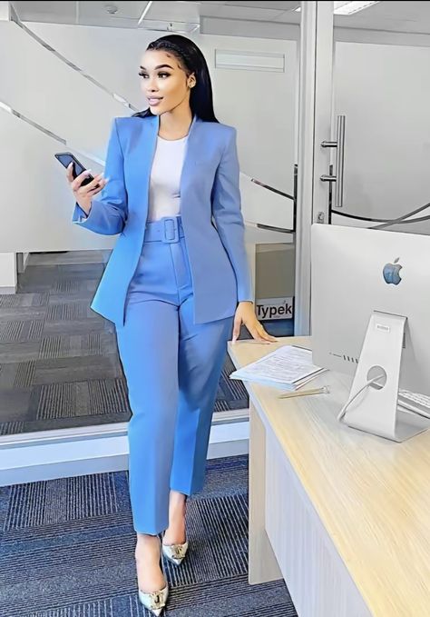 Womens Career Outfits Business Attire, Office Suits For Women Work Outfits, Classy Pantsuits For Women, Trendy Office Outfits Women, Work Suits For Women Office Wear, Mother Of Graduate Outfit, Formal Wear Women Office, Classy Suits For Women, Blue Suit Women Outfit