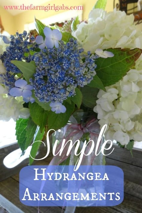 White Hydrangea Vase Arrangement, Simple Hydrangea Centerpiece, Hydrangea Centerpiece Diy, Mason Jar Hydrangea, Blue Hydrangea Centerpieces, Jar Arrangements, Mason Jar Flower Arrangements, Mason Jar Arrangements, Hydrangea Flower Arrangements