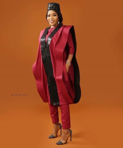 Latest Agbada Styles For Ladies Female Agbada Styles, Women Wedding Suit, Agbada Design, Lace Outfits, African Dresses Men, Couples Outfit, African Fashion Skirts, African Clothing For Men, Ladies Wear