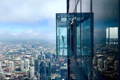 Willis Tower Skydeck, Skydeck Chicago, Chicago Attractions, Chicago Pictures, Deck Pictures, Sears Tower, Lake Michigan Beaches, Michigan Beaches, Chicago Tours