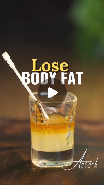 Ancient Dig In on Instagram: "1 Shot, 21 Days – Lose Body Fat & Eat Well!   Start your day with this powerful shot to kickstart your metabolism and support healthy weight loss. 🏋️‍♀️ Just 1 tsp olive oil, 1 tbsp fresh lemon juice, and a dash of cayenne pepper on an empty stomach for 21 days. Pair it with a balanced, nourishing diet to see the best results! 🥗  Ingredients:  🫒 Olive Oil 🍋 Fresh Lemon Juice 🌶️ Cayenne Pepper (a dash)  Steps:  1️⃣ 🥄 Mix 1 tsp of olive oil, 1 tbsp of fresh lemon juice, and a dash of cayenne pepper. 2️⃣ 💧 Drink it on an empty stomach every morning. 3️⃣ ⏳ Continue for 21 days, and don’t forget to eat well to see results! 🌿   Benefits of Each Ingredient:  🫒 Olive Oil: Rich in monounsaturated fats, olive oil has been linked to improved heart health and wei Healthy Shots, Detox Lunch, Monounsaturated Fats, Mix Drinks, Balloon Arrangements, Healthy Drinks Recipes, Ab Workouts, Cayenne Pepper, Healthy Ideas