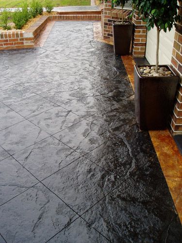 this would be gorgeous on a larger scale for an interior. Black Stained Concrete, Stained Concrete Patio, Rangement Art, Concrete Stain Patio, Concrete Patios, Concrete Overlay, Concrete Stained Floors, Stamped Concrete Patio, Concrete Driveways