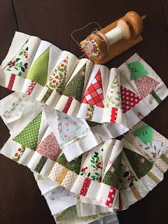 Christmas Tree Quilts, Christmas Present Quilt, Xmas Quilts, Trees Quilt, Christmas Tree Quilt Pattern, Christmas Tree Quilt Block, Modern Christmas Quilt, Christmas Crafts Sewing, Tree Quilt Block