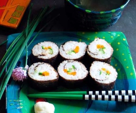 California Rolls Sushi, Vegetarian Substitutes, California Rolls, Sushi Recipe, Plum Sauce, Foreign Food, California Roll, French People, Sushi Recipes