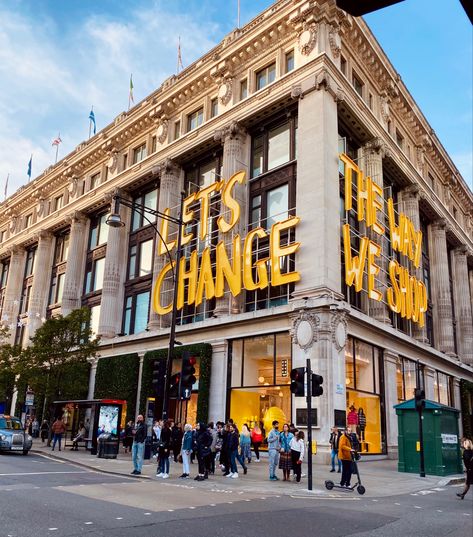 #Selfridges #London Selfridges London, Beauty Center, Fashion Marketing, Tech Design, Creative Fashion, Street View, London, Architecture, Design