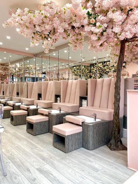 Beauty Bar Ideas, Deco Spa, Nail Salon Interior Design, Nail Salon Interior, Beauty Room Salon, Home Beauty Salon, Esthetician Room Decor, Spa Room Decor, Spa Interior Design