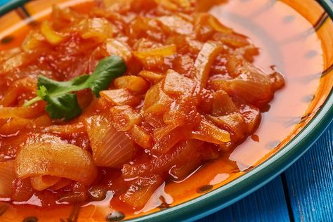 Marinated Red Onions Recipe, Portuguese Sauce, Onion Sauce Recipe, Fresh Basil Pesto Recipe, Onion Casserole, Portuguese Cuisine, Olive Oil Garlic, Red Bell Peppers, Feta Recipes