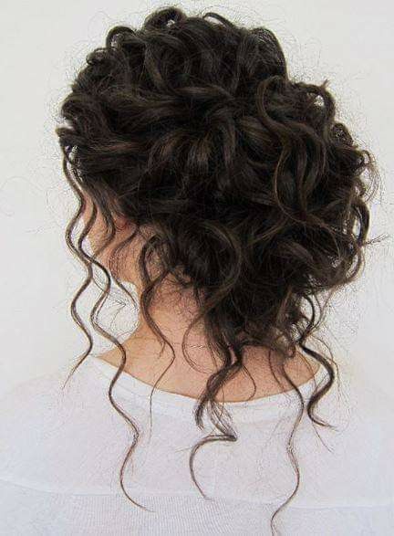 Curly Hair Updo Wedding, Whimsical Wedding Hair, Curly Wedding Updo, Curly Bridal Hair, Curly Hair Up, Curly Wedding Hair, Curly Updo, Natural Curls Hairstyles, Peinados Fáciles Para Cabello Corto