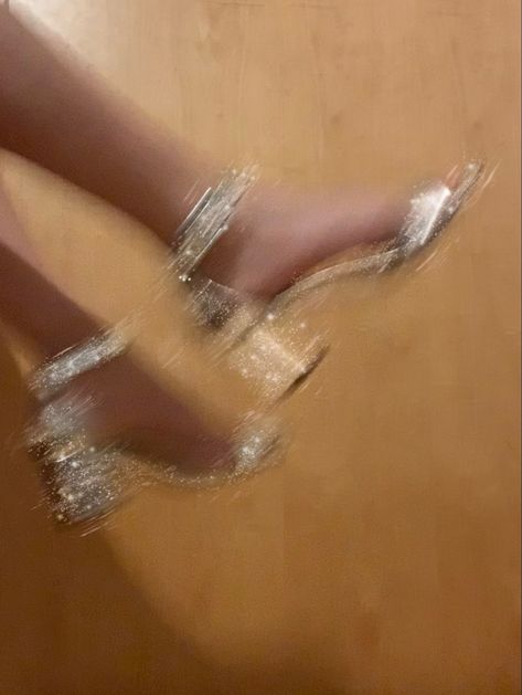 Sparkly Pumps, Sparkly Shoes, Rich Girl Aesthetic, Sparkly Heels, Gold Aesthetic, Sparkly Dress, Rich Girl, Night Life, Glitter