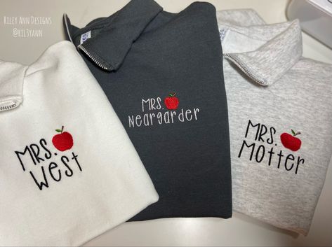 More at Riley Ann Designs🤍 #teacherlife #teacherstyle #teacher #teacherootd #teaching #embroidery #sweatshirt Teacher Cricut Sweater, Teacher Embroidery Designs Shirts, Teacher Applique Designs, Embroidery Teacher, Embroidered Teacher Sweatshirt, Teacher Ootd, Embroidery Sweatshirt, Teacher Style, Custom Embroidery