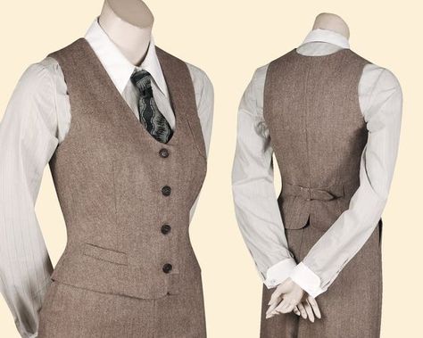 #vintage#stylish#suit Waist Coat Fashion, Vintage Waistcoat Woman, Waistcoat Drawing, Vintage Suits Women, 20s Inspired Outfits, Female Waistcoat, Dandy Look, Female Vest, Waistcoat Suit