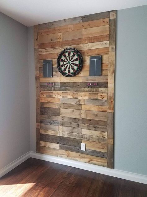 Pallet wood rustic dart board Rustic Dart Board, Dartboard Wall, Dart Board Wall, Game Room Ideas, Pool Table Room, Rustic Basement, Dart Boards, Game Room Basement, Basement Bar Designs