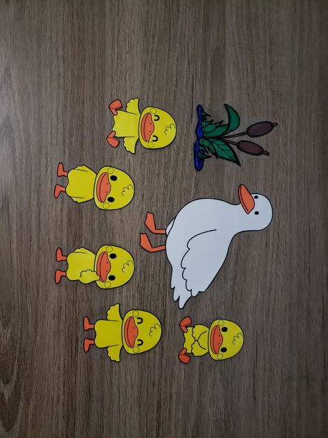 Duck Finger Puppet Printable, Duck Learning Activities, 5 Little Ducks Activities, Ducks Cartoon, Five Little Ducks Activities, Duck Books Preschool, 5 Little Ducks, Five Little Ducks, Diy Toddler Toys