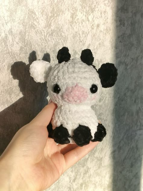 Мини-коровка Crochet toys ideas #crochettoysideas #crochet #crochettoy #crochetpattern #crochetpatterns 2.71 Yarn Plushies Diy, Crochet Tutorials Videos, Cute Crochet Animals, Crocheted Cow Pattern, Crochet Toys Free Patterns, Crochet Toys Free, Easy Crochet Animals, Crochet Cow, Crochet Animals Free Patterns