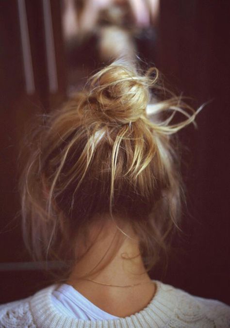 Messt bun #hairbun #idgf A Messy Bun, Bohol, Pastel Hair, Gwyneth Paltrow, Charlize Theron, Hair Envy, Grunge Hair, Cara Delevingne, Heidi Klum