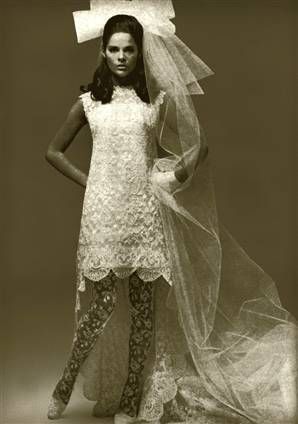 Vintage Wedding Dress 70s. Vintage Wedding Dress 1970s, Wedding Dresses 70s, Wedding Dresses 60s, 1970s Wedding Dress, Ali Macgraw, Woman In White, Vintage Wedding Photos, Vintage Wedding Dress, Wedding Gowns Vintage