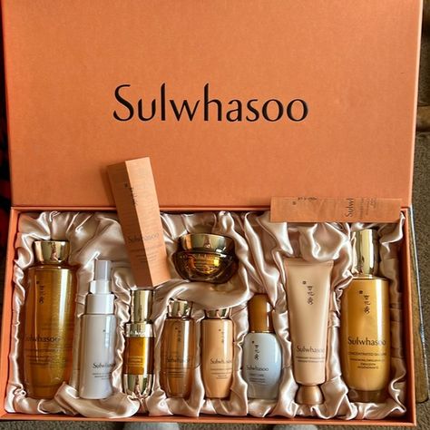 Sulwhasoo skincare gift set. Brand new in box with original seals. Sulwashoo Skincare, Sulwhasoo Skincare, Ginseng Serum, Life In Korea, Serum Face, Basic Needs, Skincare Gift Set, Skin Care Kit, Skin Care Gifts