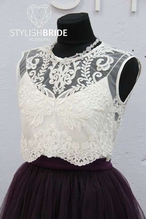 Lace Crop Top For Wedding, Chic Sleeveless Lace Crop Top, White Sleeveless Lace Crop Top, White Delicate Lace Cropped Top, Feminine Lace Crop Top With Built-in Bra, Wedding Crop Top, Lace Top Wedding Dress, Blouse Plus Size, Fashion White