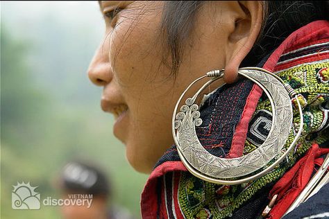 Weekend trip to Sapa and Bac Ha Market Magic Beans, Brass Jewellery, Weekend Trip, Jewellery Handmade, Anime Princess, Indigenous Art, Handmade Wire, Contemporary Jewellery, Ethnic Jewelry