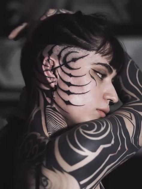 Side Profile Face Tattoo, Tattoo On Head For Women, Blackwork Face Tattoo, Ornamental Face Tattoo, Black Neck Tattoo, Chin Tattoo Woman, Back Of Head Tattoo, Jawline Tattoo, Sideburn Tattoo