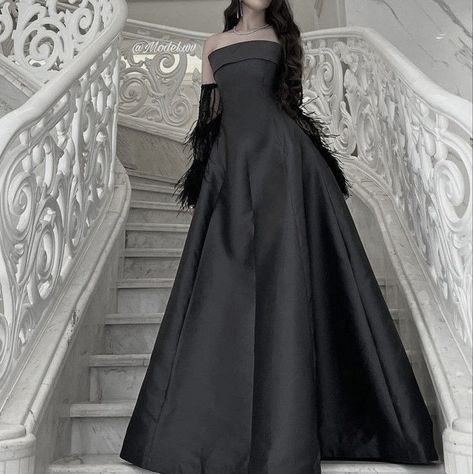 jude duarte | folk of the air series Royal Ball Gown, Women Robes, Jude Duarte, Satin Gowns, Classy Gowns, Dresses Satin, Cat Woman, Classy Prom Dresses, Stunning Prom Dresses