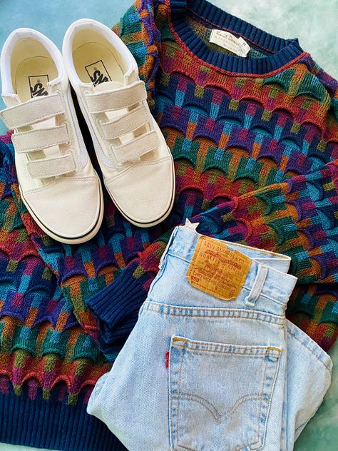 Velcro Vans Outfit, Fairy Fits, Velcro Vans, Bday List, Levis Outfit, Vans Outfit, 90s Sweater, Beach Fits, Levi’s Jeans