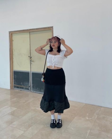 Black Maxi Skirt Outfit Ideas Summer, Korea Fits, Black Maxi Skirt Outfit, Chubby Girl Outfits, Black Skirt Outfits, Fair Outfits, Maxi Skirt Style, Fits Aesthetic, Maxi Skirt Outfits