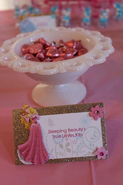 Disney Party Snacks Food Ideas, Sleeping Beauty Snacks, Disney Princess Party Snacks, Disney Princess Birthday Party Food Ideas, Sleeping Beauty Tea Party, Princess Theme Snacks, Princess Birthday Snacks, Disney Princess Charcuterie Board, Cinderella Themed Snacks