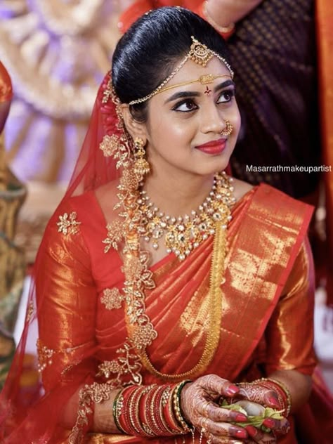 Muhurtham Look, South Indian Bride Jewellery, Indian Brides Jewelry, Wedding Choker Necklace, South Indian Wedding Saree, Bridal Things, Indian Wedding Saree, Latest Bridal Blouse Designs, Bride Hairstyle