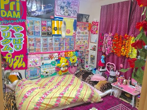 Coconut girl Coconut aesthetic Beach aesthetic Ocean aesthetic Tropical Island girl Yomanba Coconut gal Ganguro Coconut gyaru Harajuku Room, Gyaru Room, Tropical Bedrooms, Hime Gyaru, Interior Design Books, Girly Room, Room Deco, Pretty Room, Dream Room Inspiration