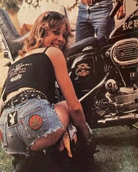 @harleydavidson ( 1903 ) Biker Chick Outfit, Chick Outfit, Biker Aesthetic, Vintage Biker, Biker Chic, Biker Life, I'm With The Band, Vintage Americana, Biker Chick