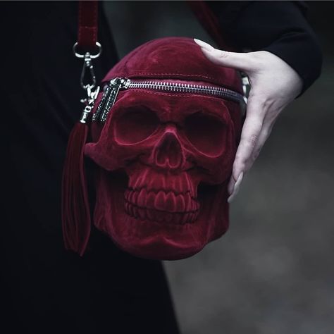 Small Bags Fashion, Halloween Tea Party, Rock Style Outfits, Skull Purse, Skull Bags, Grave Digger, Skull Fabric, Steel Boned Corsets, Rhinestone Clutch