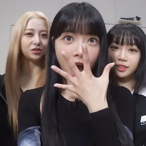 le sserafim yunjin eunchae and chaewon lq icon Le Sserafim Yunjin Eunchae, Eunchae And Chaewon, Yunjin Kim, Le Sserafim Yunjin, Le Sserafim Eunchae, Lost Socks, The Three Musketeers, Music History, Like Crazy