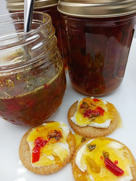 Jalapeno Hot Pepper Jelly with Lemon Jello Easy Jalapeno Jelly Recipe, Jalapeno Jelly Recipes, Vegetable Slow Cooker, Making Jelly, Trisha Yearwood Recipes, Jalapeno Jelly, Football Appetizers, Hot Pepper Jelly, Barbie Crafts