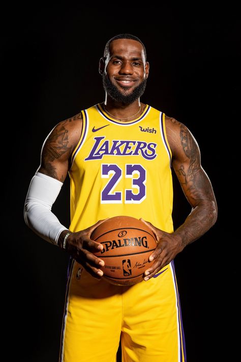 Lebron James Pictures, Lakers Players, Lebron James Michael Jordan, Basketball Lebron James, Lebron James Poster, James Lebron, Lebron James Basketball, Lebron James Wallpapers, Nba Lebron James