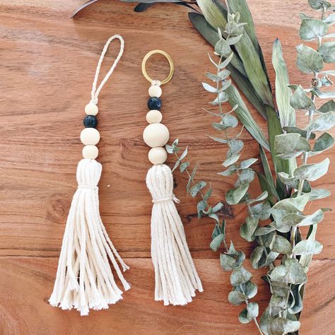 Macrame tassel diffuser ornament + keychain Macrame Diffuser, Tassel Ornaments, Diffuser Diy, Mesh Christmas Tree, Keychain Loop, Macrame Tassel, Tassel Ornament, Bead Keychain, Macrame Keychain