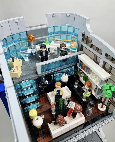 Tony Stark And Bruce Banner, Lego City Display, Adult Lego, Star Wars Commando, Lego Words, Avengers Tower, Lego Jedi, Lego House Ideas, Lego Iron Man