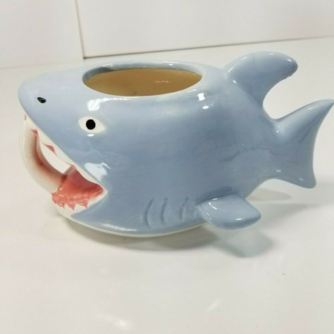 Small marks on the tips of the tail ~ Good Condition - Please see pictures  Great White Shark Mug Bite Me Coffee Tea Cocoa Ceramic Bigmouth Inc Jaws 16 oz Animal Ceramic Mug, Shark Cup, Shark Ceramic, Ceramic Shark, Shark Things, Shark Mug, Ceramica Ideas, Ceramic Monsters, Ocean Stuff