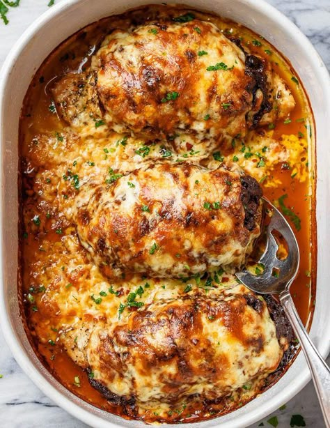 French Onion Chicken Casserole - #chicken #recipe #eatwell101 - This chicken casserole makes a delicious and satisfying everyday meal for busy families. #keto #lowcarb - #recipe by #eatwell101 French Onion Chicken Casserole, Onion Chicken Casserole, Ketogenic Meals, Casserole Chicken, Slow Cooker Dinners, French Onion Chicken, Cauliflower Steaks, Onion Chicken, Pan Dinners