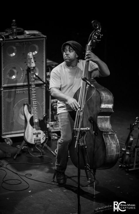 Victor Wooten, I Love Bass, Bass Players, Bass Guitarist, Low Life, Violin Music, Double Bass, Bass Guitars, Bass Player